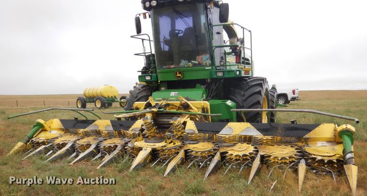 image for item HP9783 John Deere 710 rotary forage head