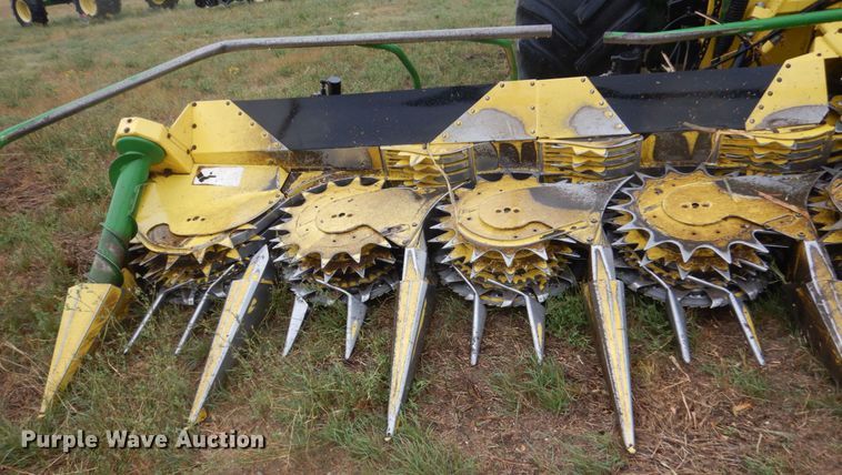 image for item HP9783 John Deere 710 rotary forage head