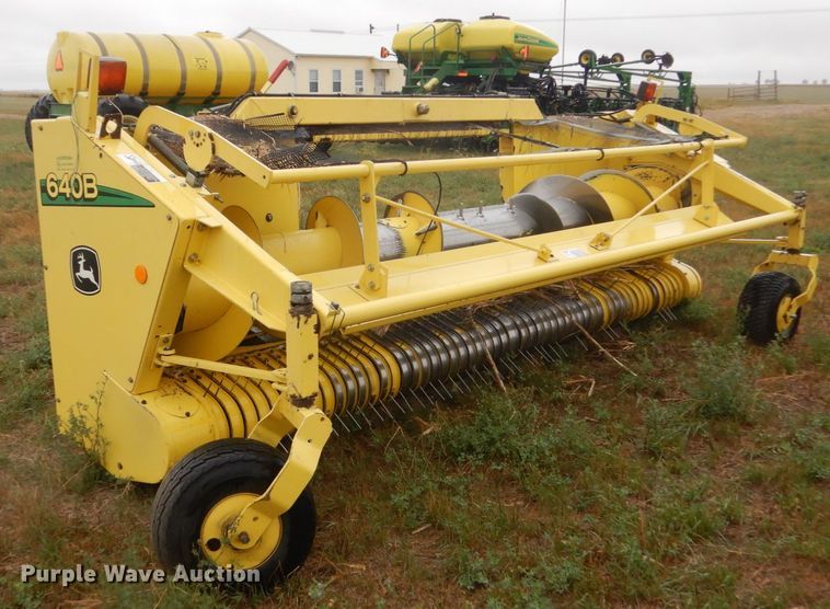 image for item HP9784 2009 John Deere 640B pickup head