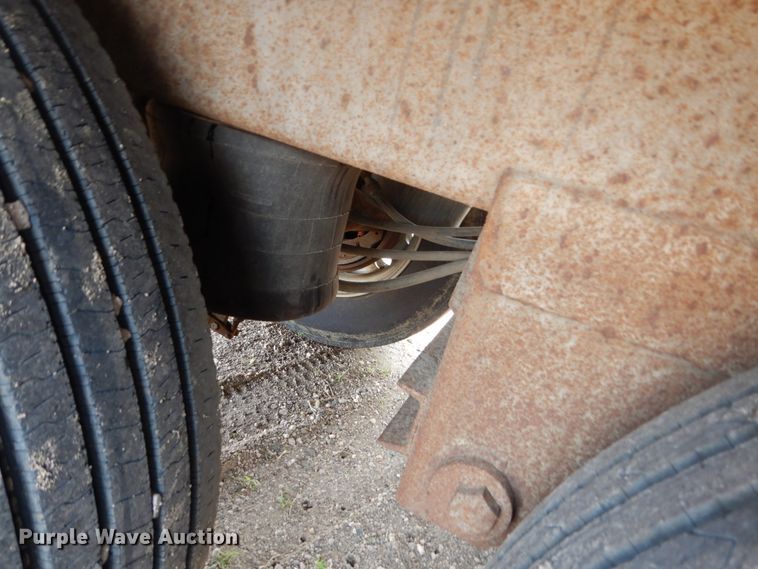 image for item HV9889 1999 Wilkens OK2GA26DCFST live bottom trailer