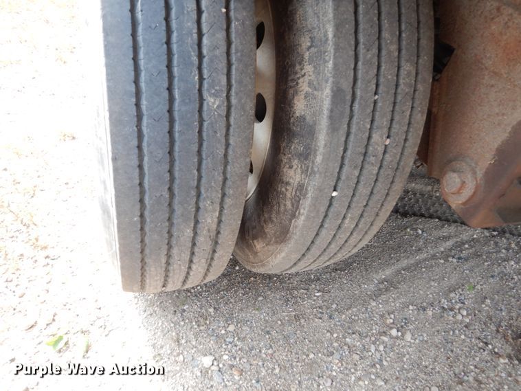 image for item HV9889 1999 Wilkens OK2GA26DCFST live bottom trailer