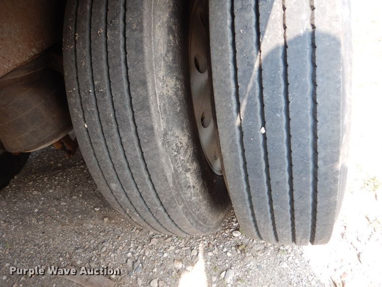 image for item HV9889 1999 Wilkens OK2GA26DCFST live bottom trailer