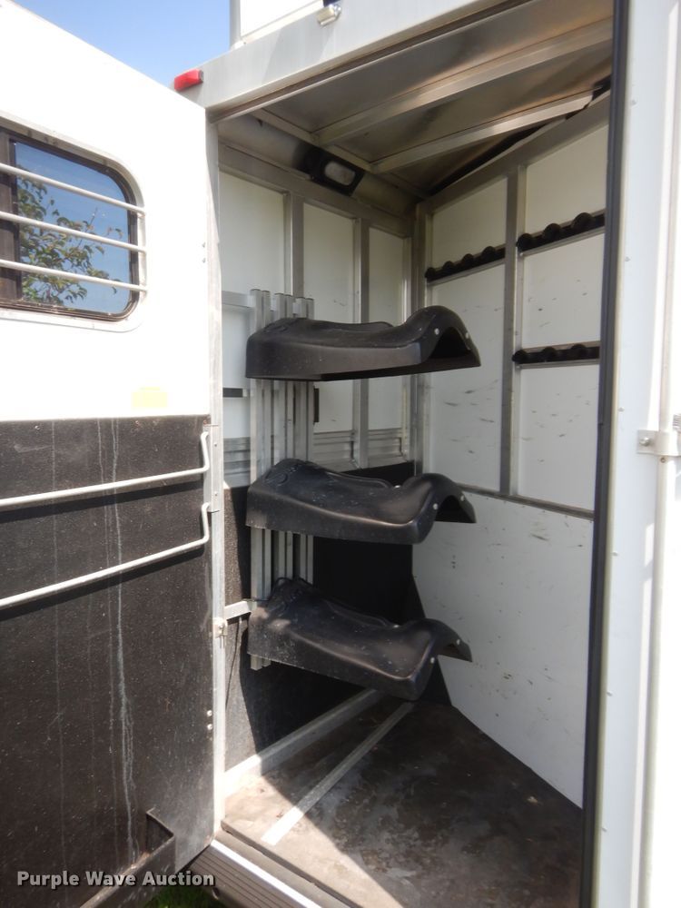 image for item HW9261 2000 Sundowner livestock trailer