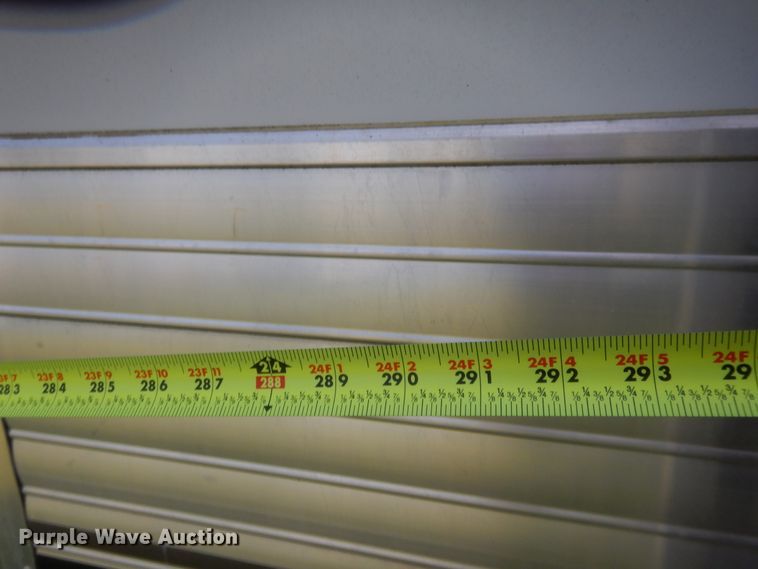 image for item HW9261 2000 Sundowner livestock trailer