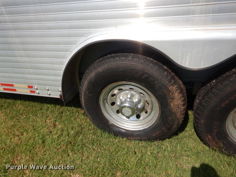 image for item HW9261 2000 Sundowner livestock trailer