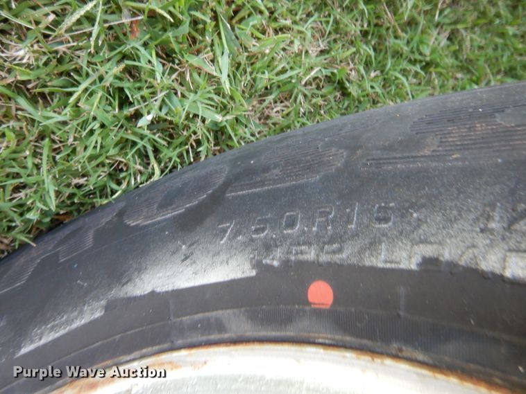 image for item HW9261 2000 Sundowner livestock trailer