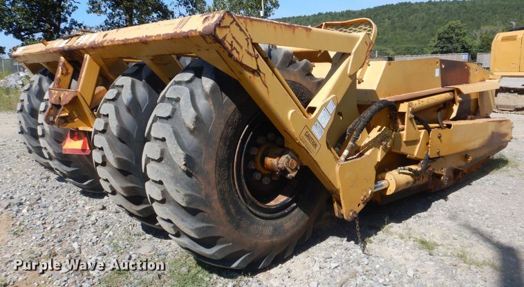 image for item DI0411 2006 Reynolds 17C12  scraper