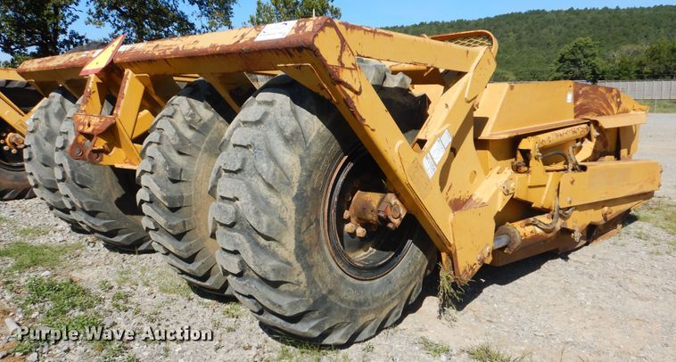 image for item DI0412 2006 Reynolds 17C12  scraper