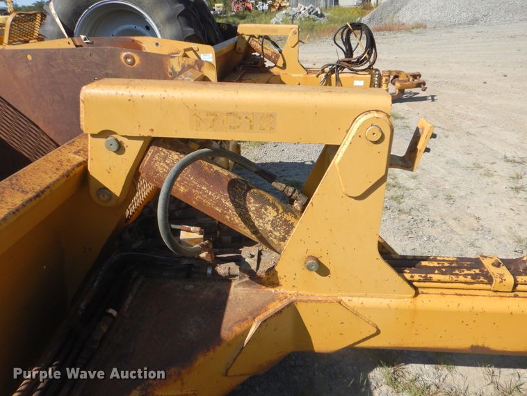 image for item DI0412 2006 Reynolds 17C12  scraper