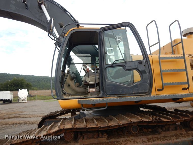 image for item DI0415 2009 John Deere 450D LC  excavator