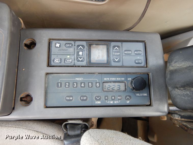 image for item DI0415 2009 John Deere 450D LC  excavator