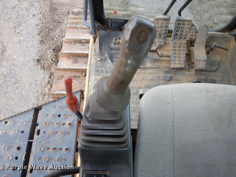 image for item DI0415 2009 John Deere 450D LC  excavator