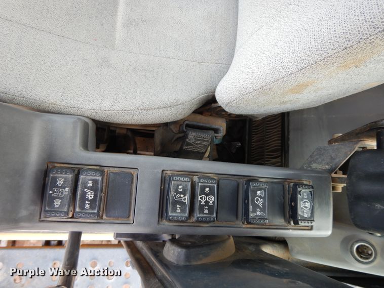 image for item DI0415 2009 John Deere 450D LC  excavator