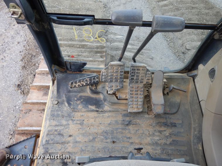 image for item DI0415 2009 John Deere 450D LC  excavator