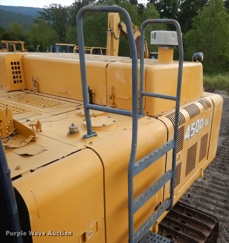 image for item DI0415 2009 John Deere 450D LC  excavator
