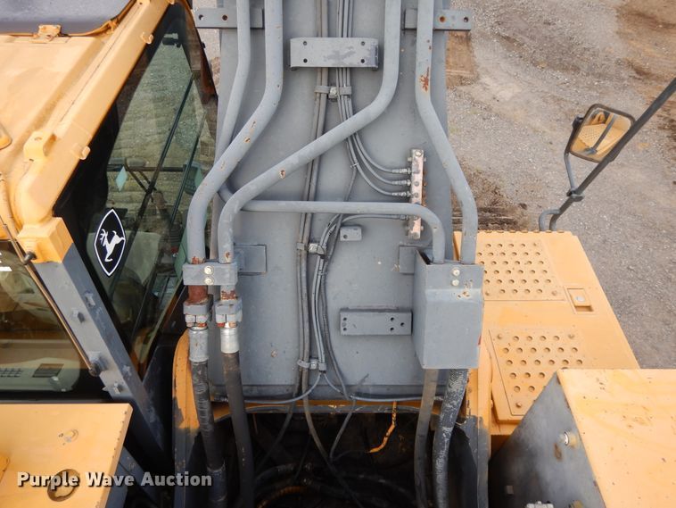 image for item DI0415 2009 John Deere 450D LC  excavator