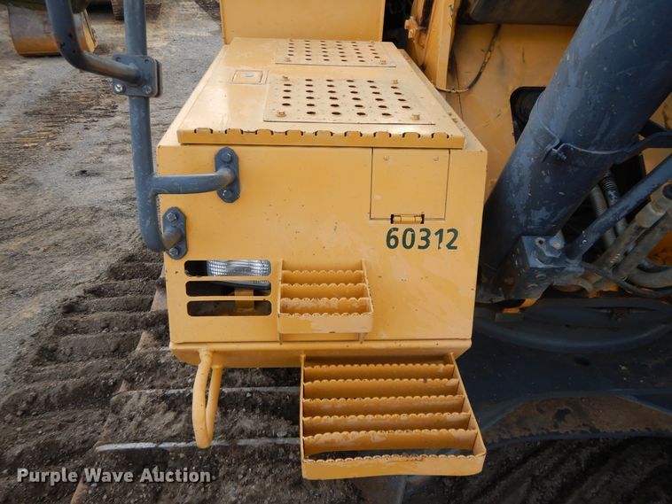 image for item DI0415 2009 John Deere 450D LC  excavator