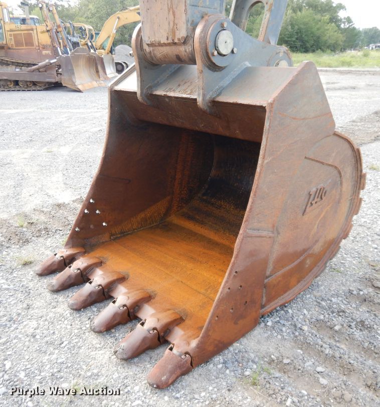 image for item DI0415 2009 John Deere 450D LC  excavator