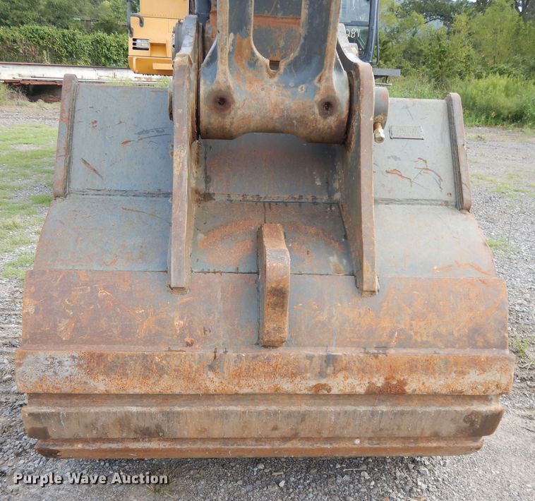image for item DI0415 2009 John Deere 450D LC  excavator
