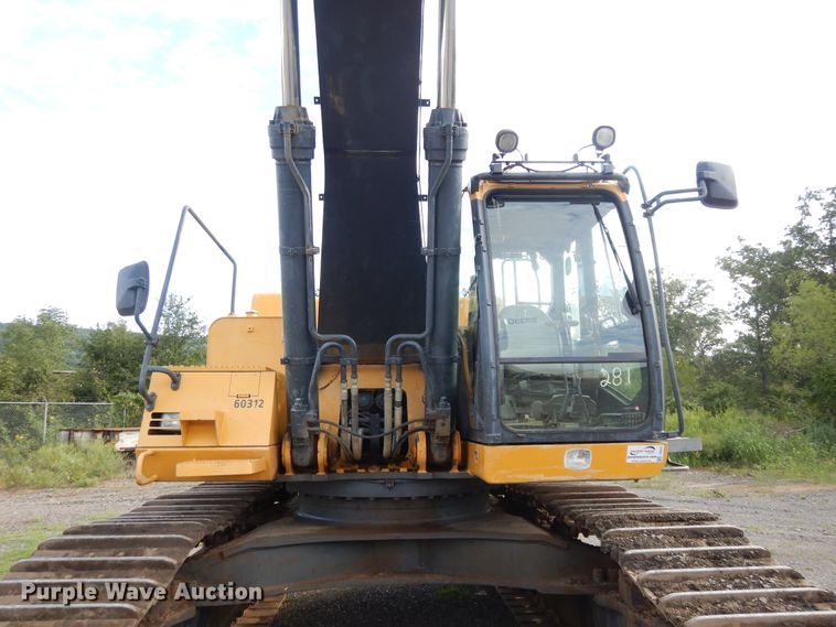 image for item DI0415 2009 John Deere 450D LC  excavator