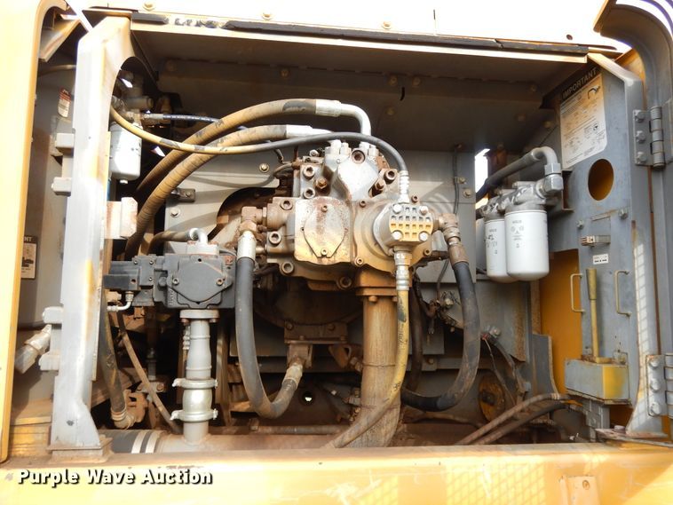 image for item DI0415 2009 John Deere 450D LC  excavator