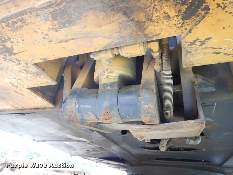 image for item DI0415 2009 John Deere 450D LC  excavator