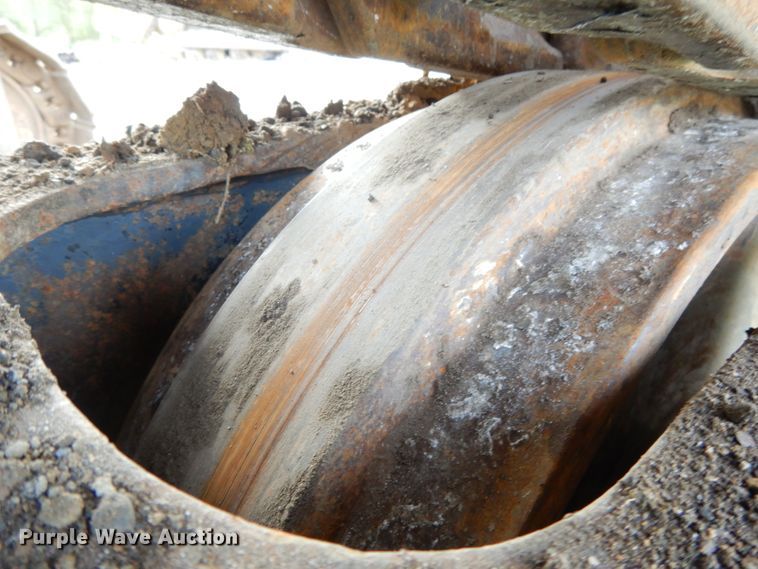 image for item DI0415 2009 John Deere 450D LC  excavator