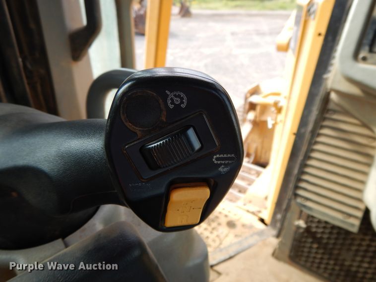 image for item DI0416 2011 Caterpillar D6T XL  dozer