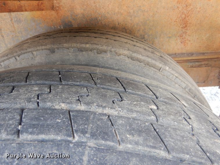 image for item DI0418 1993 Wilkins walking floor trailer