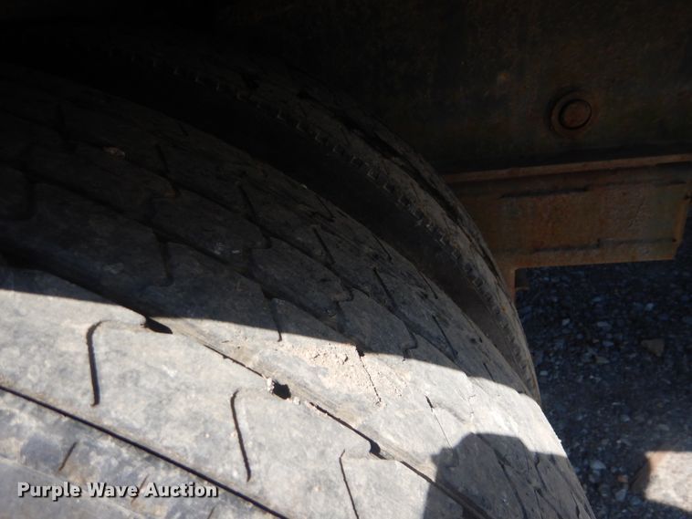 image for item DI0418 1993 Wilkins walking floor trailer