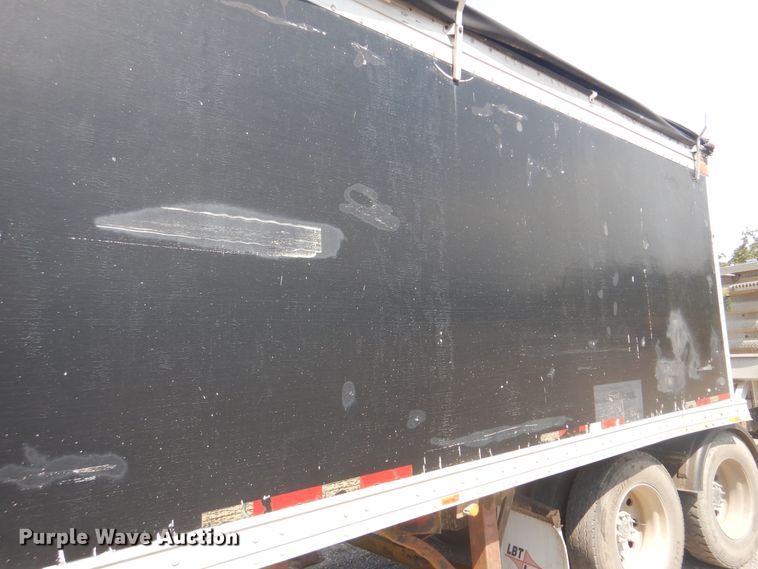 image for item DI0418 1993 Wilkins walking floor trailer