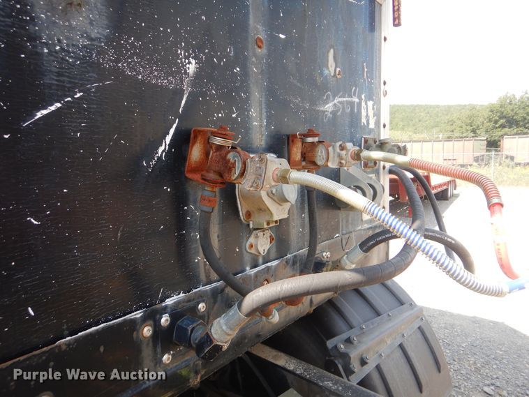 image for item DI0418 1993 Wilkins walking floor trailer