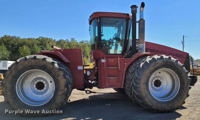 image for item DI0420 Case IH STX425 4WD tractor