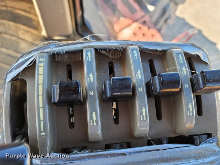 image for item DI0420 Case IH STX425 4WD tractor