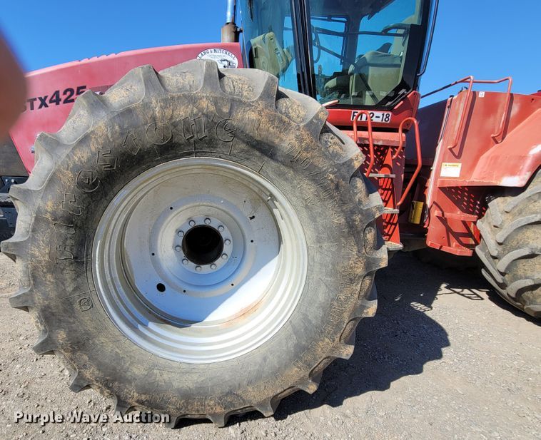 image for item DI0420 Case IH STX425 4WD tractor