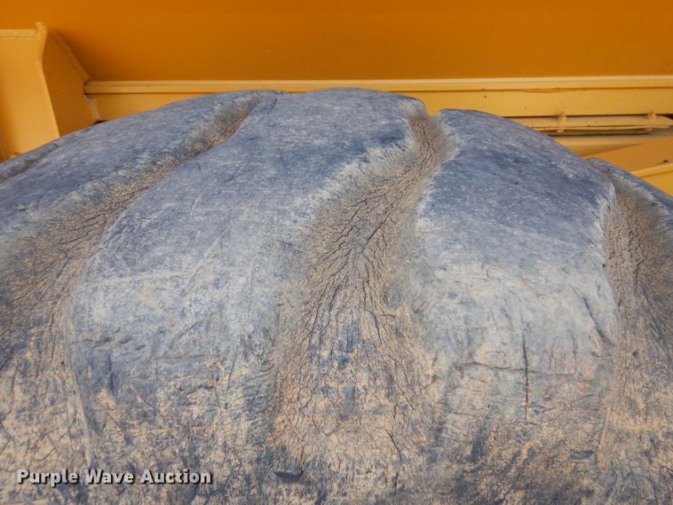 image for item DI0421 Holmes 30T barrel dump trailer