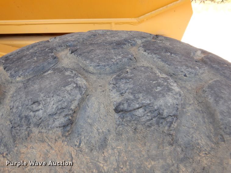 image for item DI0421 Holmes 30T barrel dump trailer