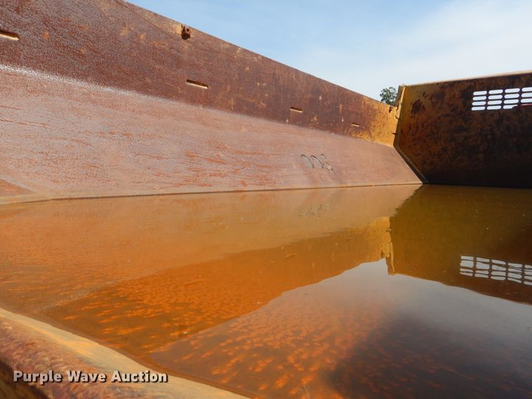 image for item DI0421 Holmes 30T barrel dump trailer