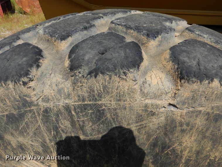 image for item DI0421 Holmes 30T barrel dump trailer