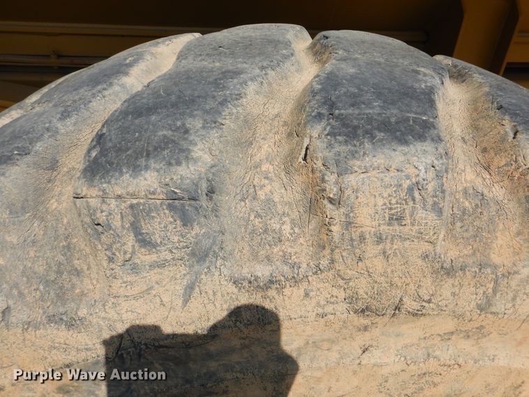 image for item DI0421 Holmes 30T barrel dump trailer