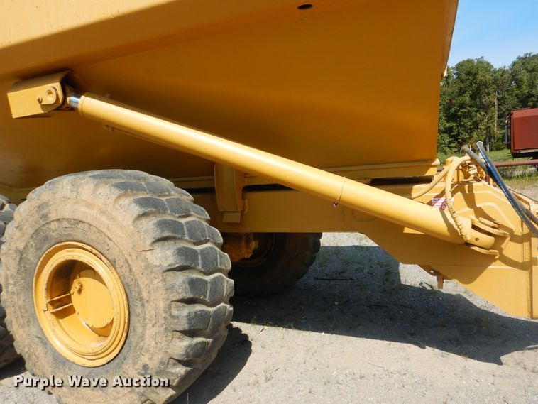 image for item DI0421 Holmes 30T barrel dump trailer