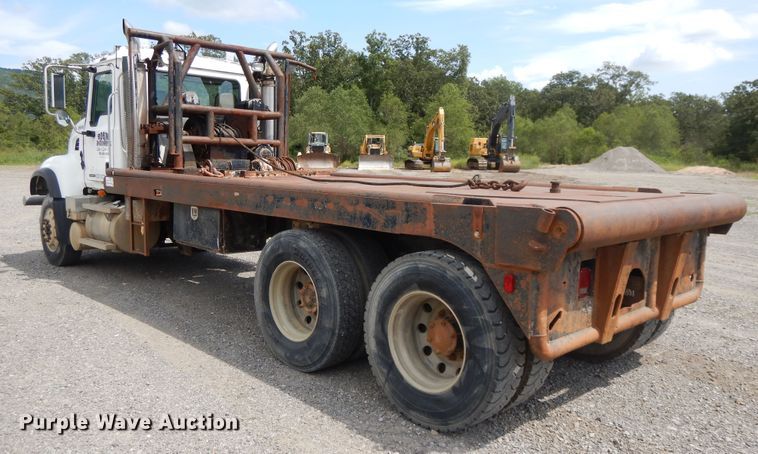 image for item DI0423 2002 Mack CV713  winch truck