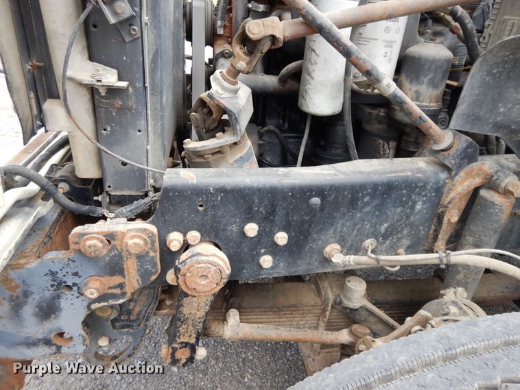 image for item DI0423 2002 Mack CV713  winch truck