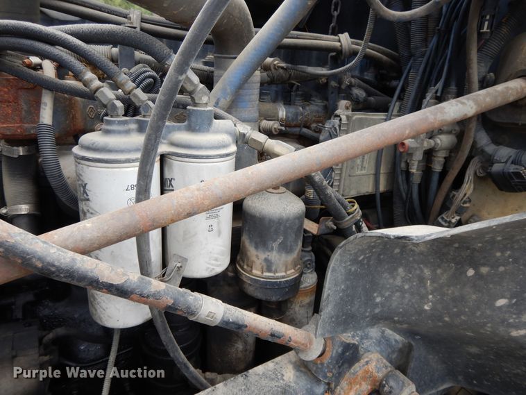 image for item DI0423 2002 Mack CV713  winch truck