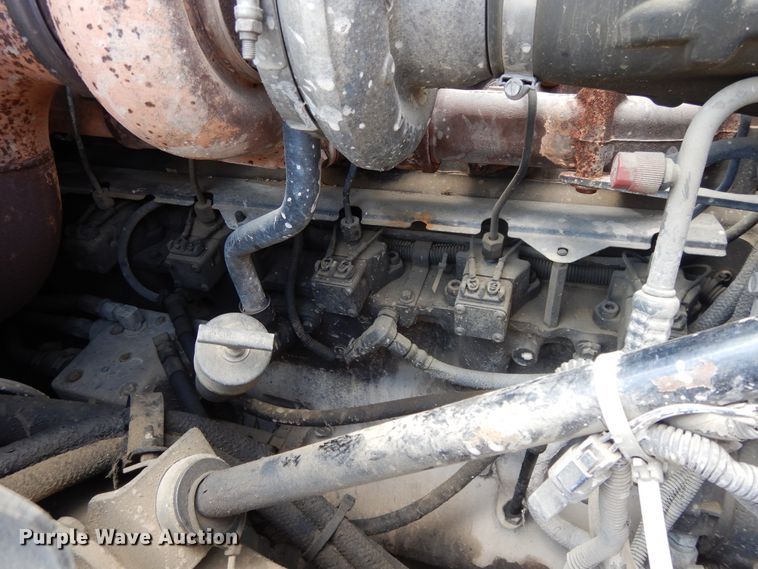 image for item DI0423 2002 Mack CV713  winch truck