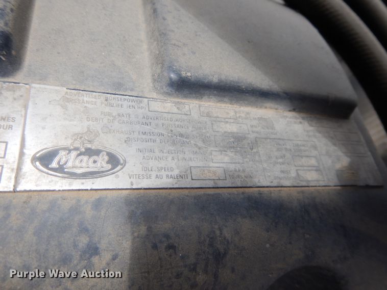 image for item DI0423 2002 Mack CV713  winch truck