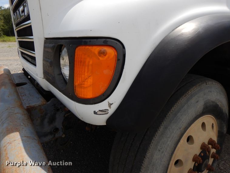 image for item DI0423 2002 Mack CV713  winch truck