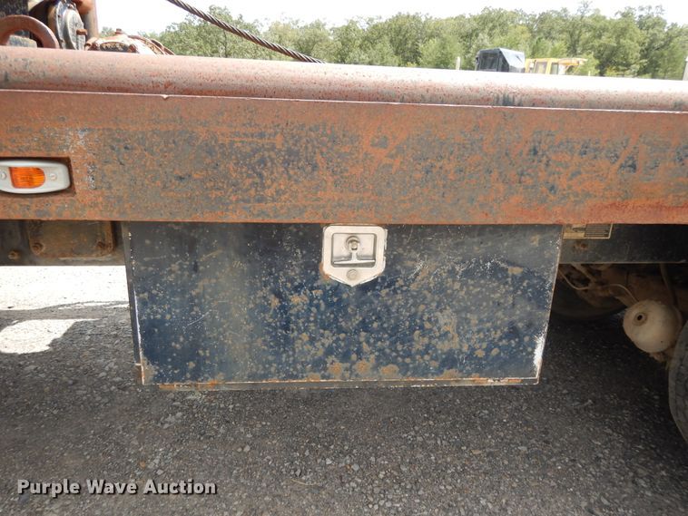 image for item DI0423 2002 Mack CV713  winch truck