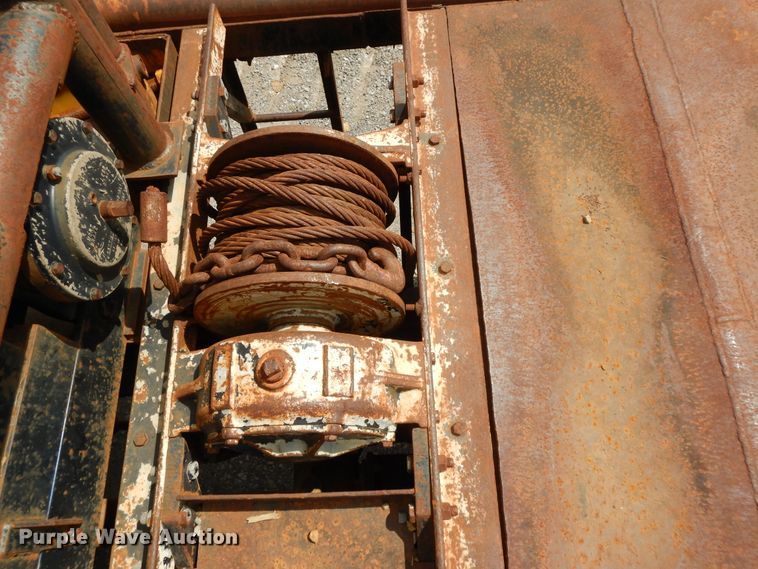 image for item DI0423 2002 Mack CV713  winch truck