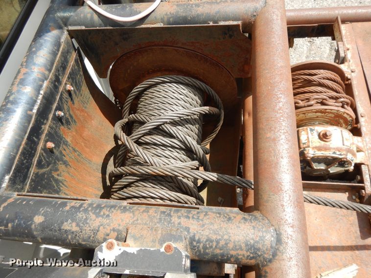 image for item DI0423 2002 Mack CV713  winch truck